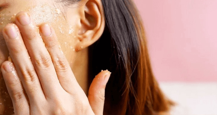 Cách dưỡng ẩm cho da mặt khô bằng kem dưỡng ẩm tự nhiên