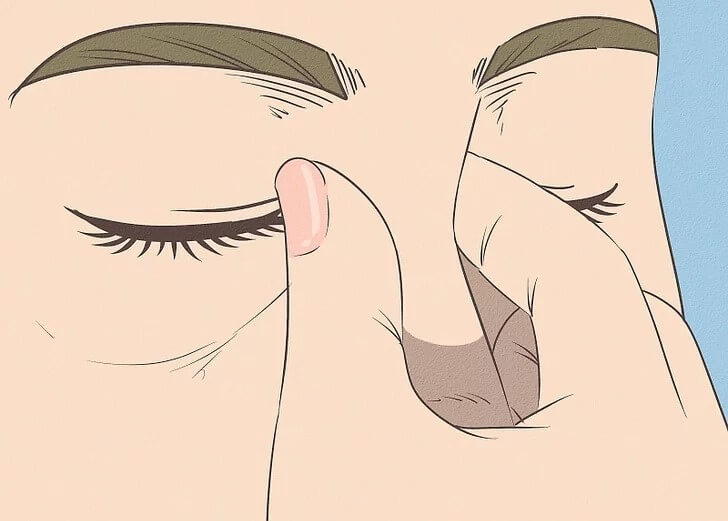 Cách làm giảm mắt sưng húp sau khi khóc