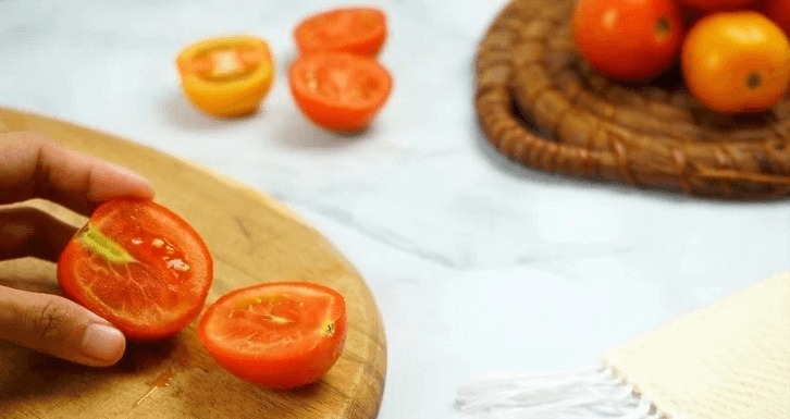 Cách làm mặt nạ cà chua tại nhà đơn giản